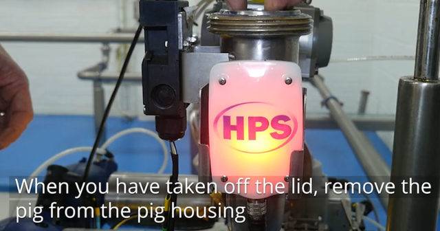 How to remove and replace pig from pig housing