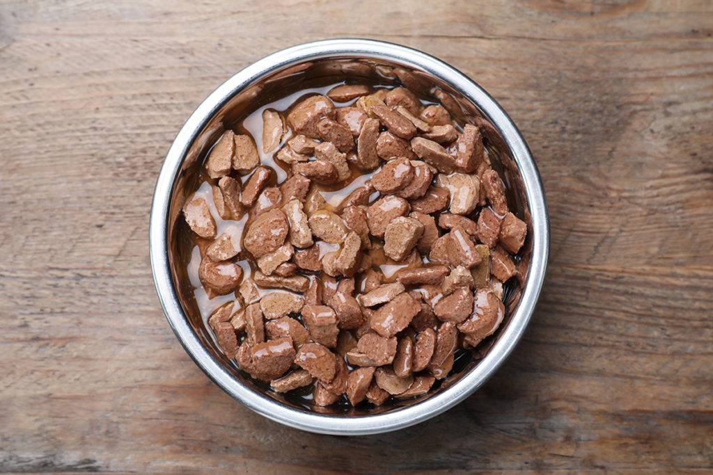 pet food manufacturers are pigging