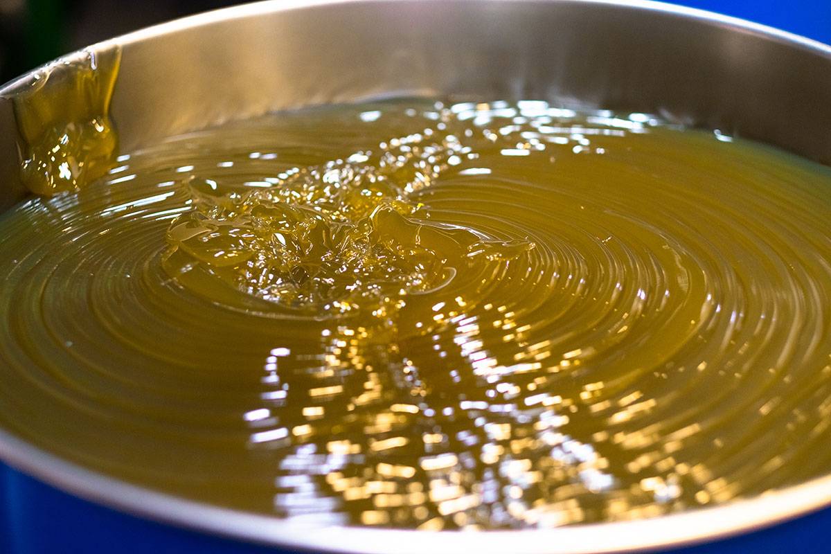 Pigging systems for lubricants, greases and similar products