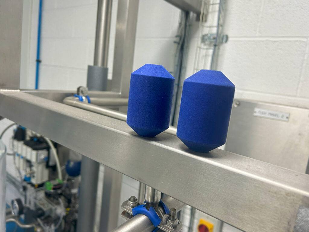 dual pigging system uses two pigs