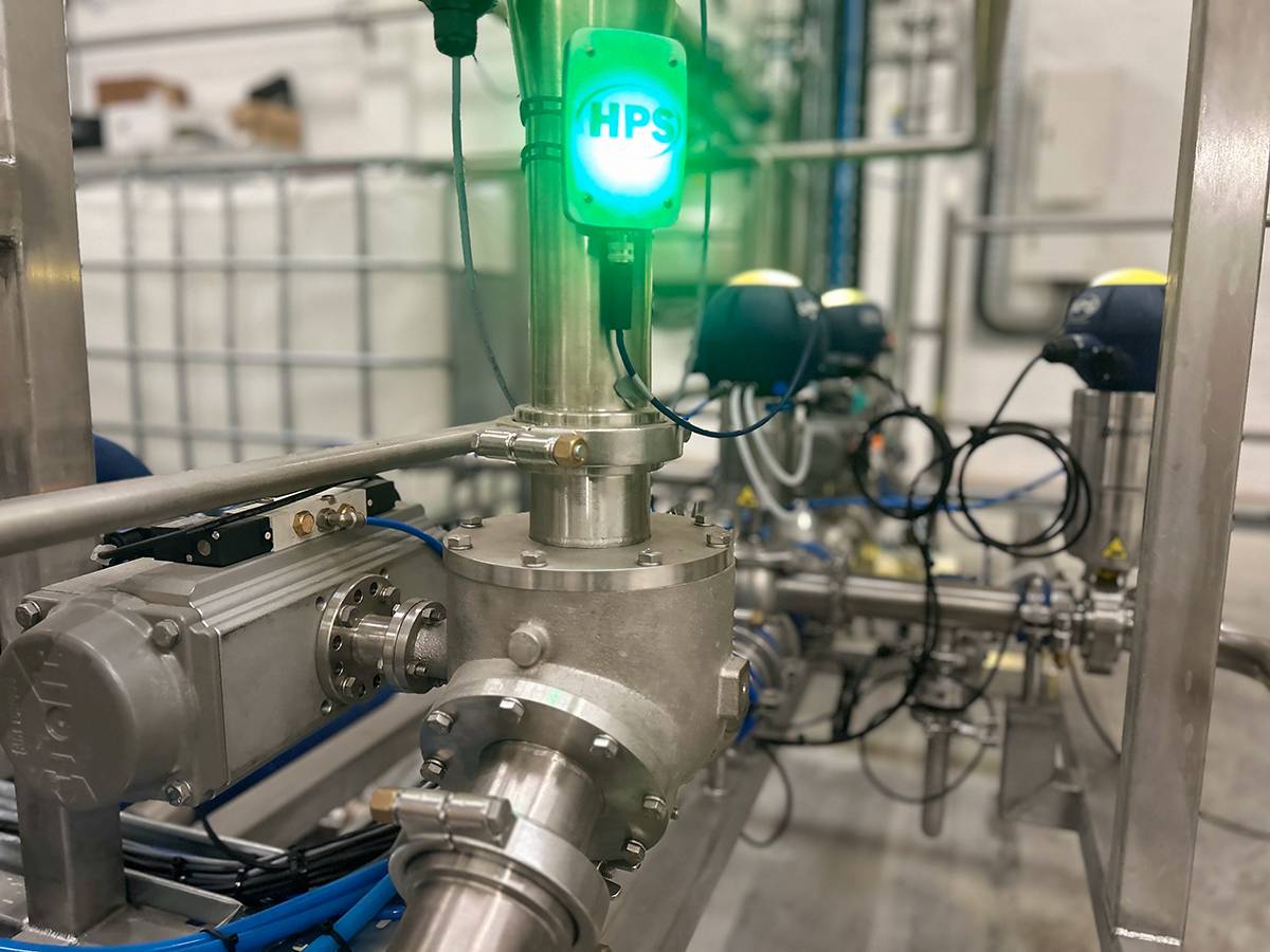 HPS pig detector with three way diverter valve